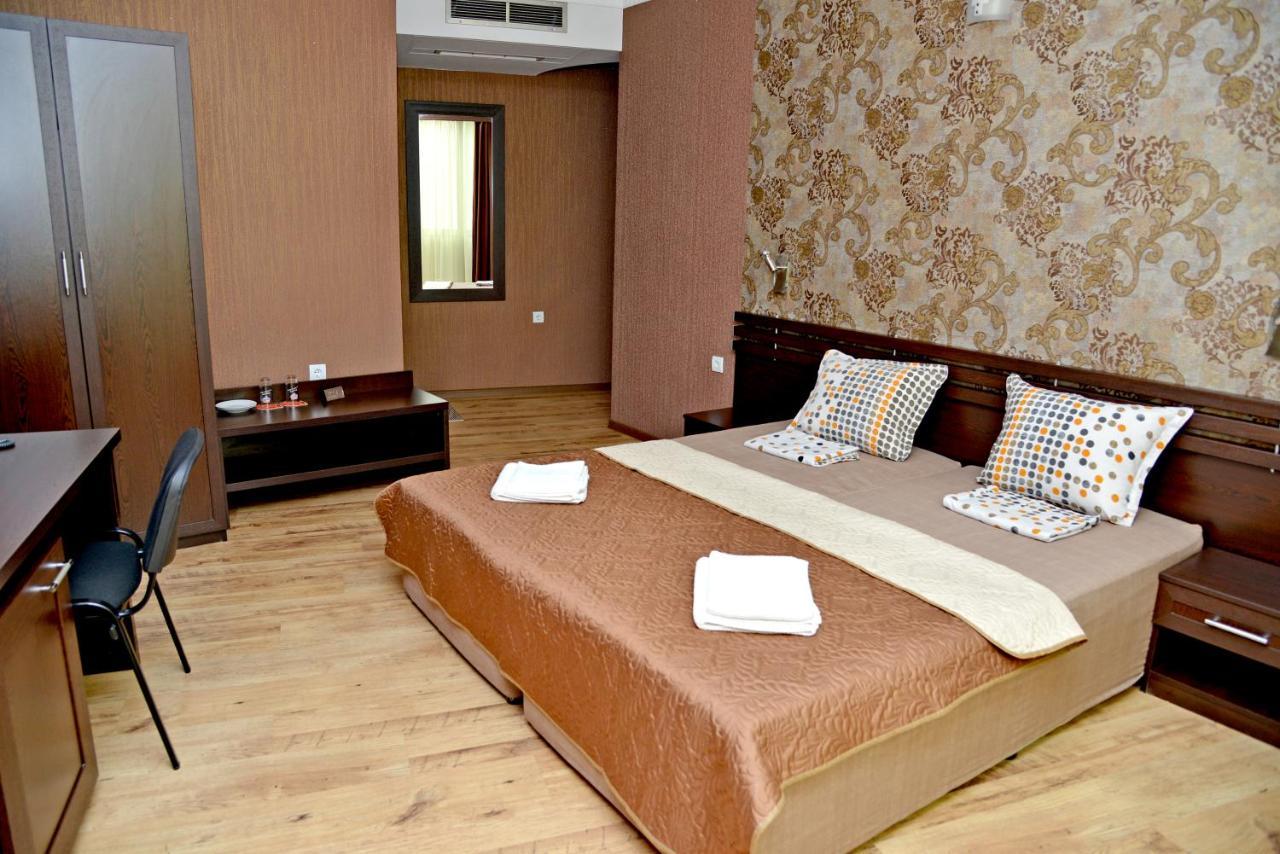 Dream Hotel Sliven Exteriör bild